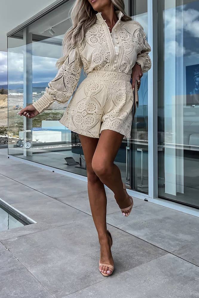 UNISHE - Vente Ensemble haut et short (PAS d'intérieur) - Femme - Ensemble 2 pièces blouse à boutons en dentelle complète et short ZK15437