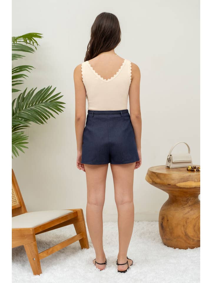 The Workshop Studio – wholesale Stickad topp - Dam – ÄRMLÖS TRÖJA MED KAMMUSSLINGSKANT STICKAD CROP TOP27