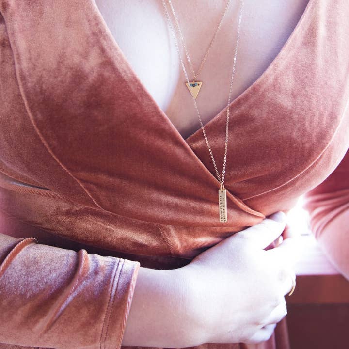 Chocolate and Steel – wholesale Hänge-/berlockhalsband – Vara orädd i jakten citat halsband