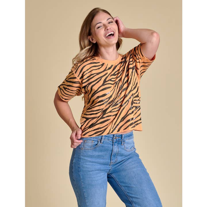 Le T-shirt à paillettes répétées | Tigres pour la vente par Stewart Simmons