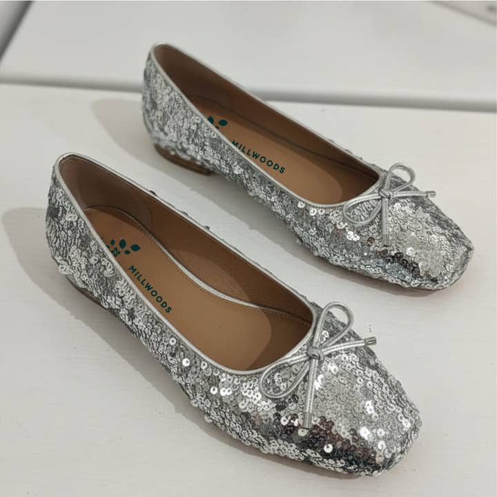 Ballerine Carrée - Sequins Argentés pour la vente par Millwoods Shoes