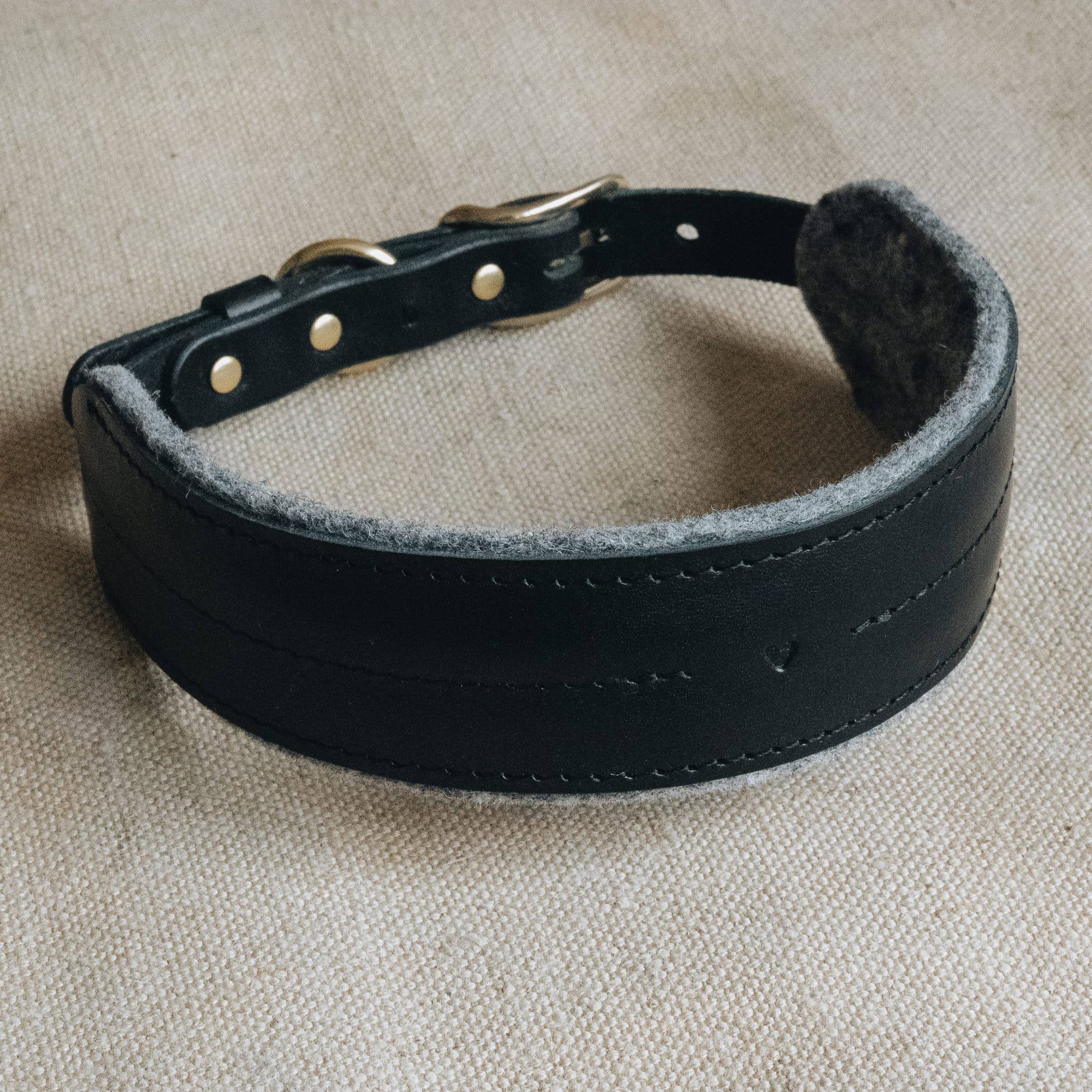 BAND&ROLL – wholesale Pet collar – Dog – Wool Padded Wide Dog Collar. Pine29