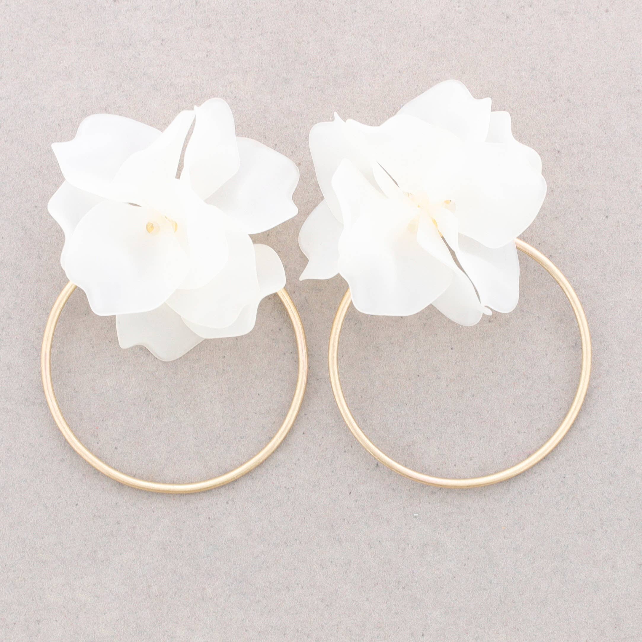 Sonata – Großhandel Click-Button-Schmuck – Druckohrringe aus Kunstharz mit Blütenblättern0