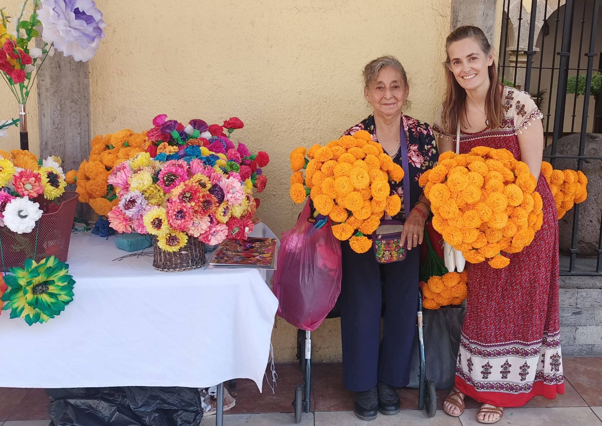 ArtMexico Ltd - Wholesale Kunstbloemen - Cempasúchil goudsbloemen voor Día de Muertos evenementdecoratie4