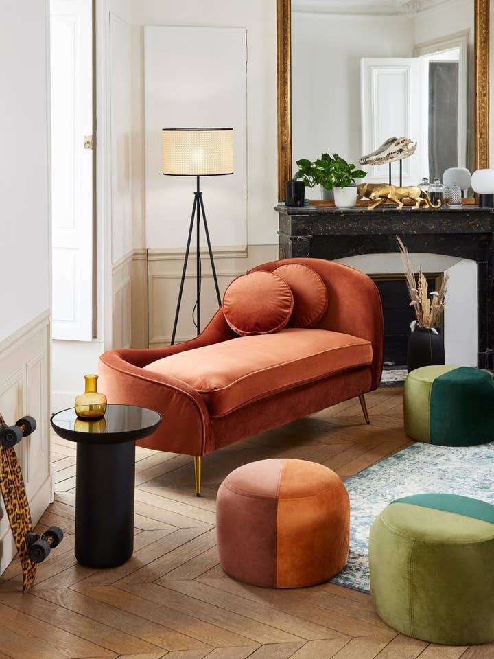 Runder zweifarbiger Samthocker in Ocker Iris für den Großhandel von Potiron