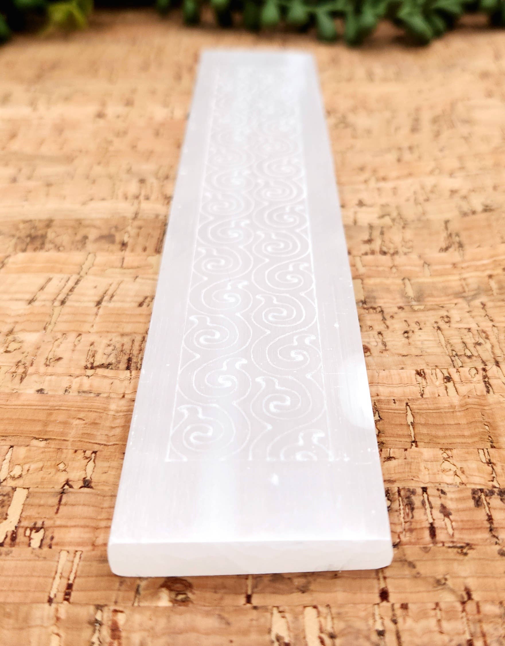 Meraki Gemstones - Vente Plaques de charge pour cristal - Barre/plateau de chargement en sélénite gravé avec motifs tourbillonnants - Environ 20 cm1