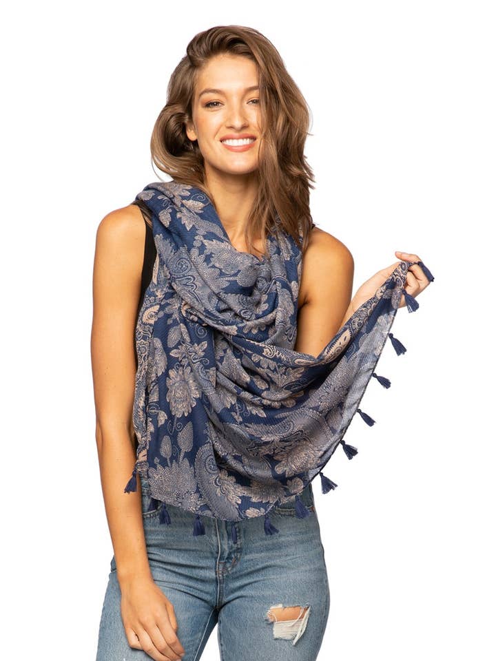 Lenço Bandana Azul Bebé com Estampa por atacado de Subtle Luxury