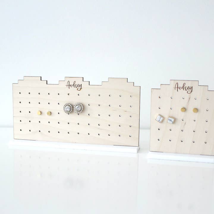 Moderne træ Display Stud Øreringe Smykker Display Brugerdefineret for engroshandel hos Enclave Gold