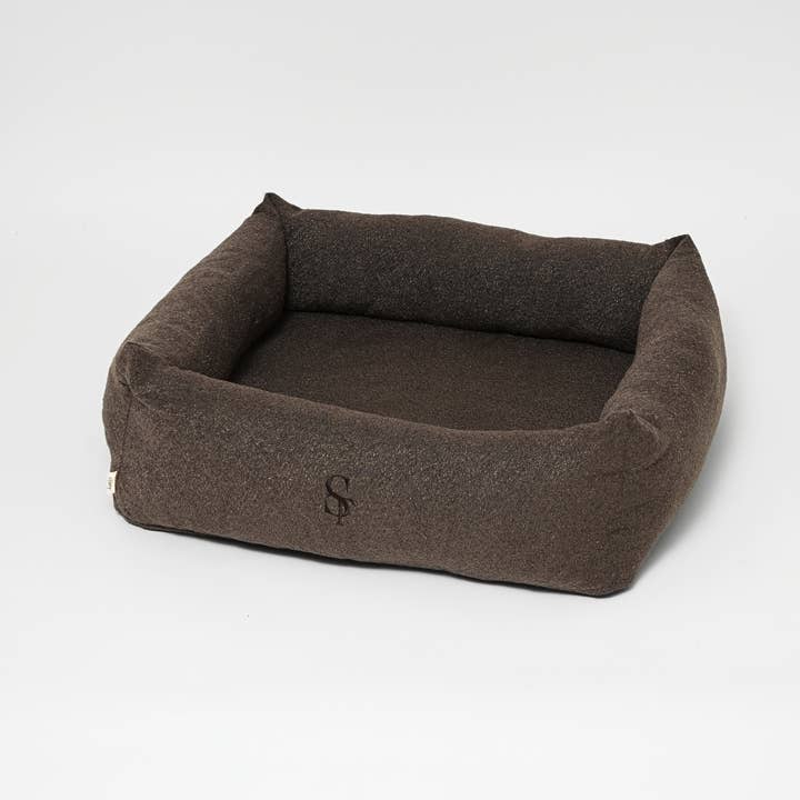 Vera Dog Bed | Chestnut Bouclé for wholesale by Staey