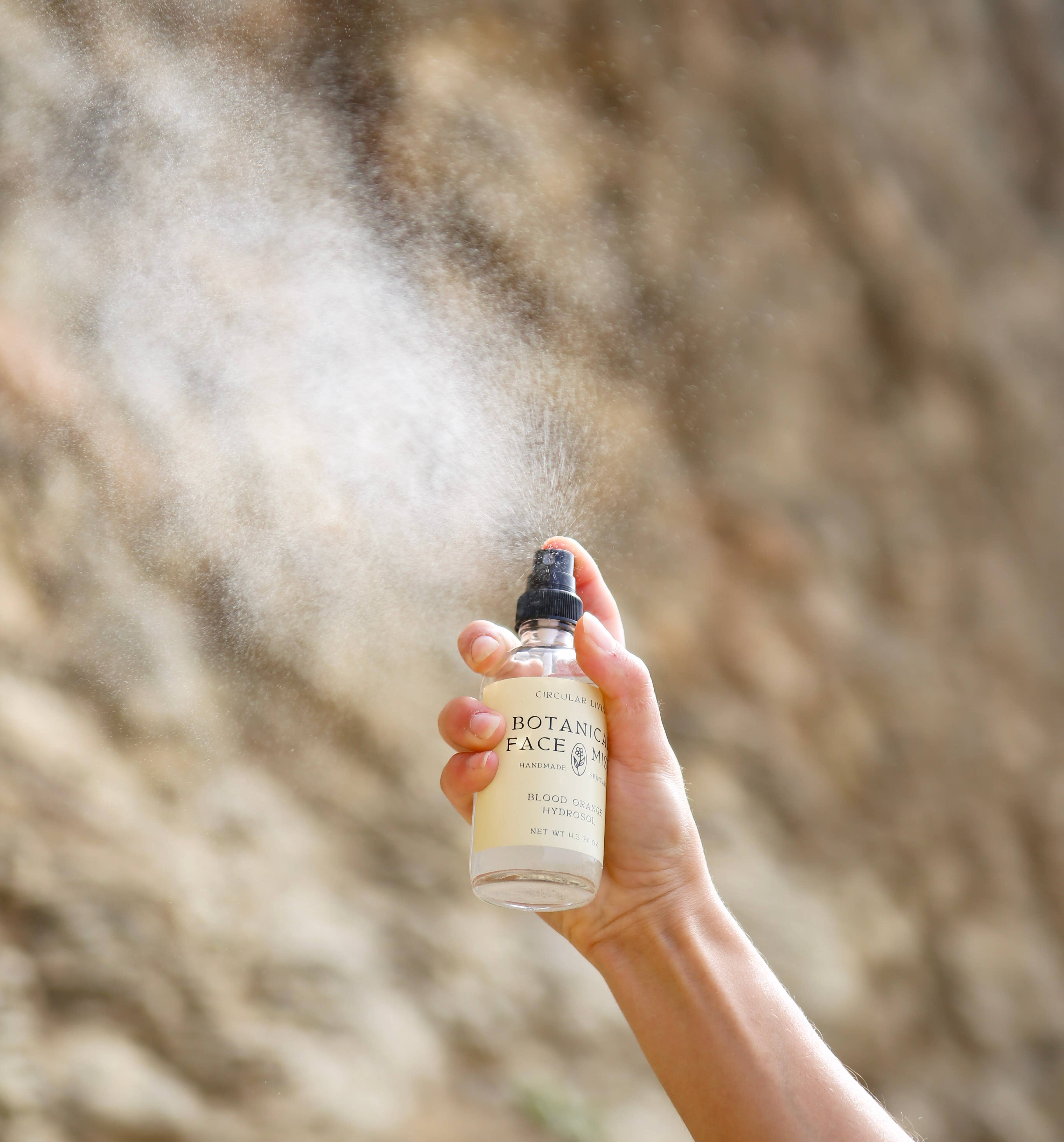 Circular Living - Vente Brume/eau visage et corps - Brume botanique pour le visage, hydrolat d'orange sanguine3
