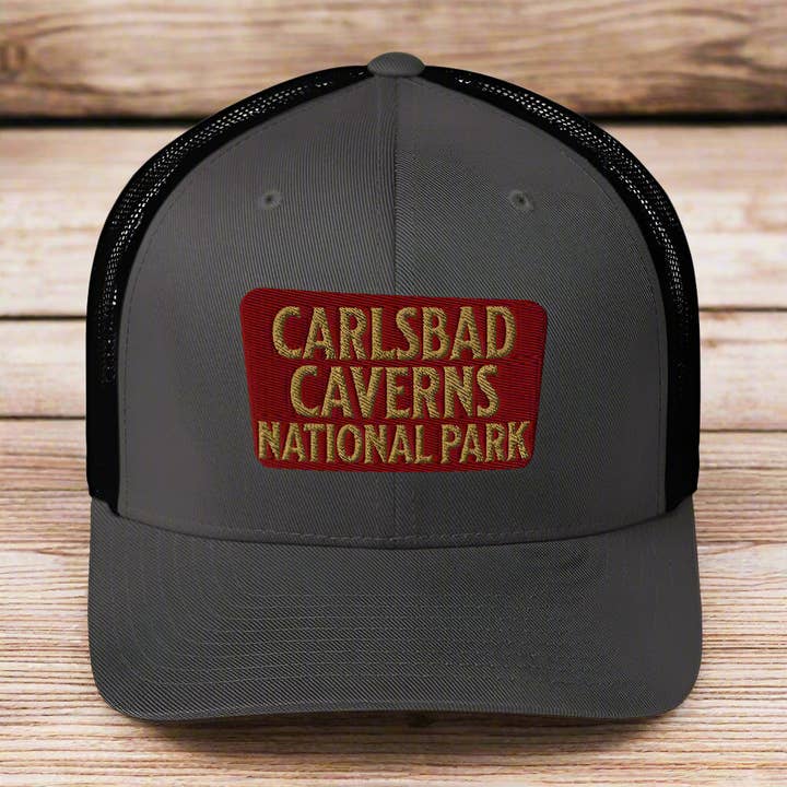 Carlsbad Caverns National Park Broderad Truckerkeps för wholesale av Parks Apparel