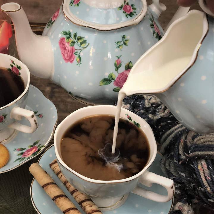 Brew To A Tea – Conjunto de chá por atacado – Conjunto de Chá Floral BTaT - 4 Chávenas, Bule, Leiteira e Açucareiro4