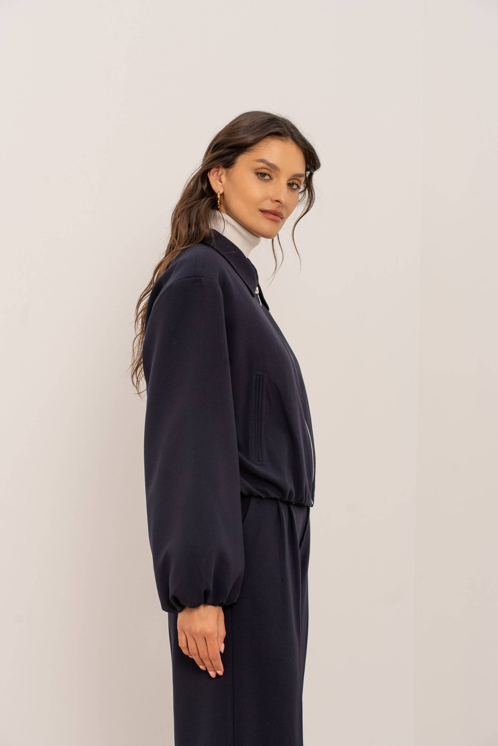 Attentif Paris - Wholesale Bomber Jacket - Women's - [Aura] Short zip-up bomber jacket with shirt collar41