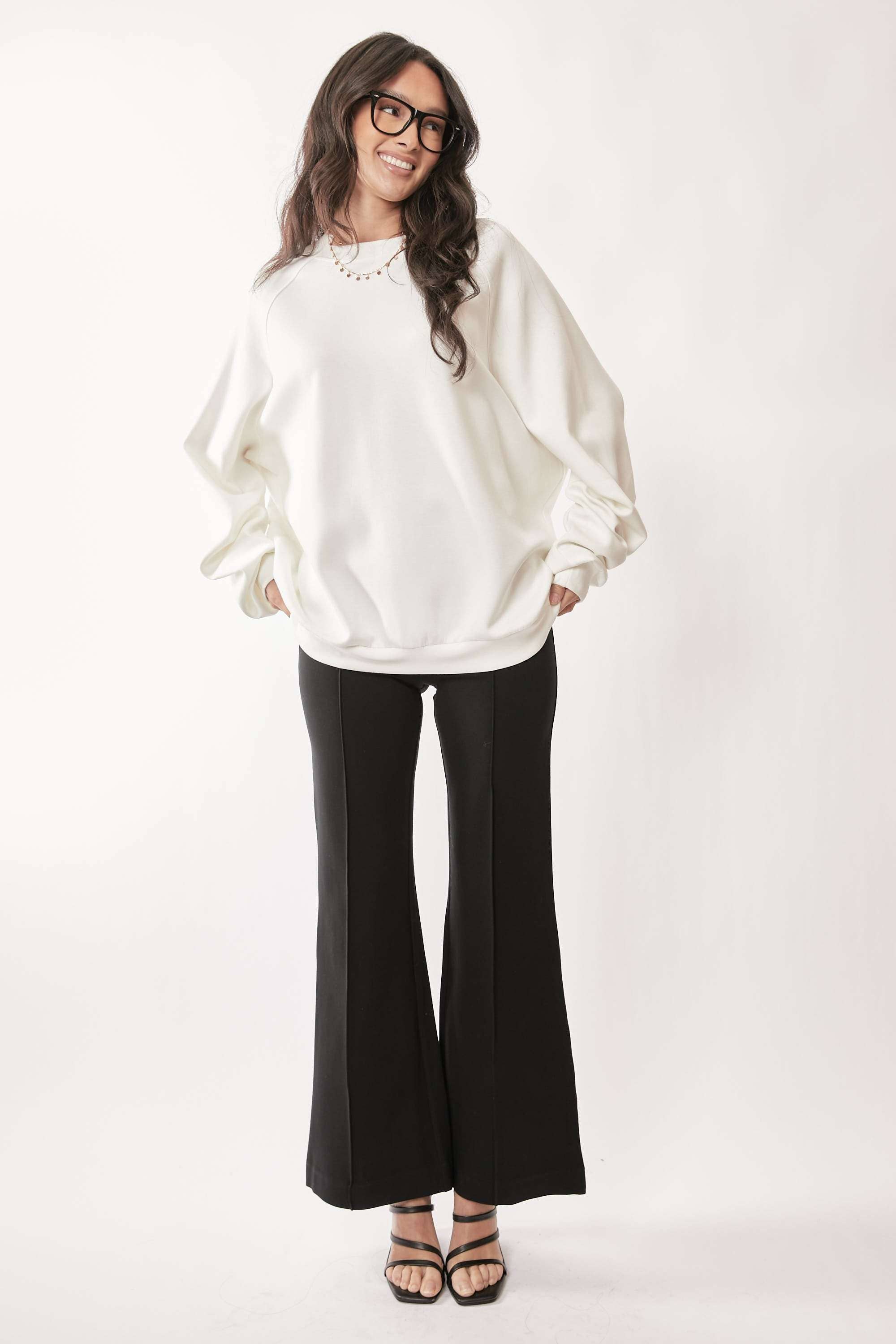 Davi & Dani - Wholesale Gebreide top - Dames - STEVIGE TOP MET RONDE HALS EN LANGE POFMOUWEN EN LOSSE PASVORM8