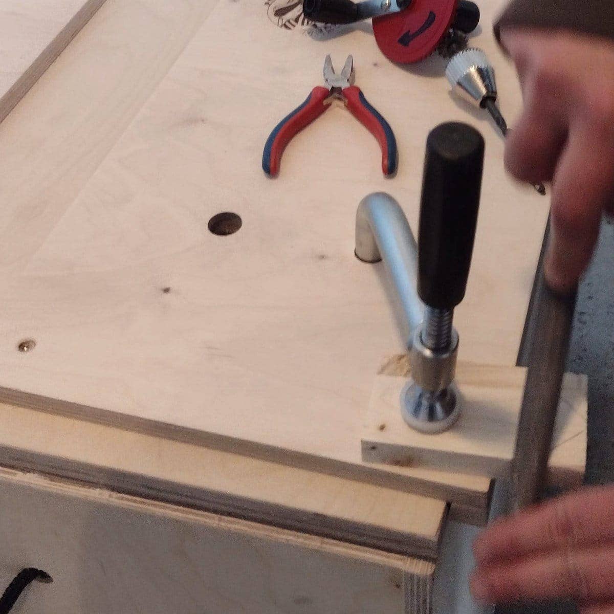 Die Werkkiste - Vendita all'ingrosso Giocattolo in legno - Bambini - Scatola da lavoro per asilo su ruote, stazione di lavoro mobile per 4 bambini5