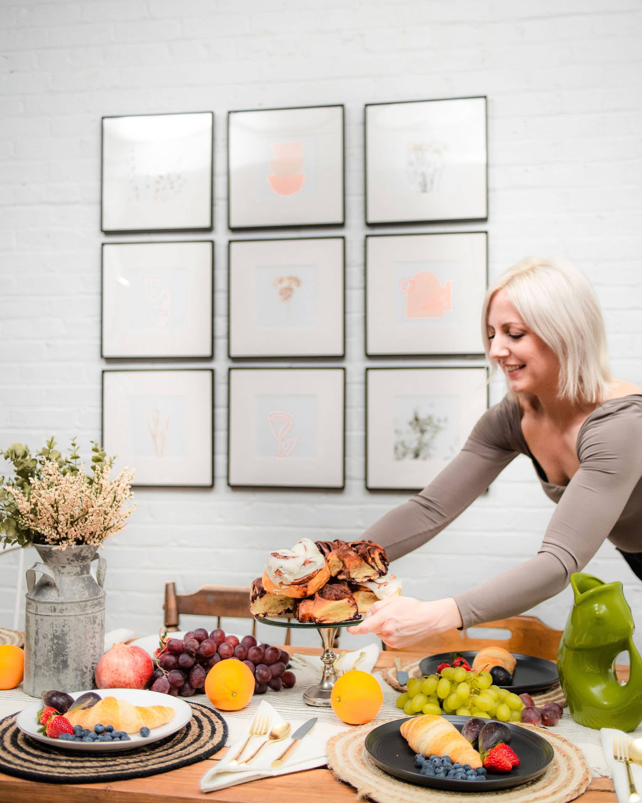 On The Wall Frames - Wholesale Picture Frame - The Classic Gallery Wall Frame Set2