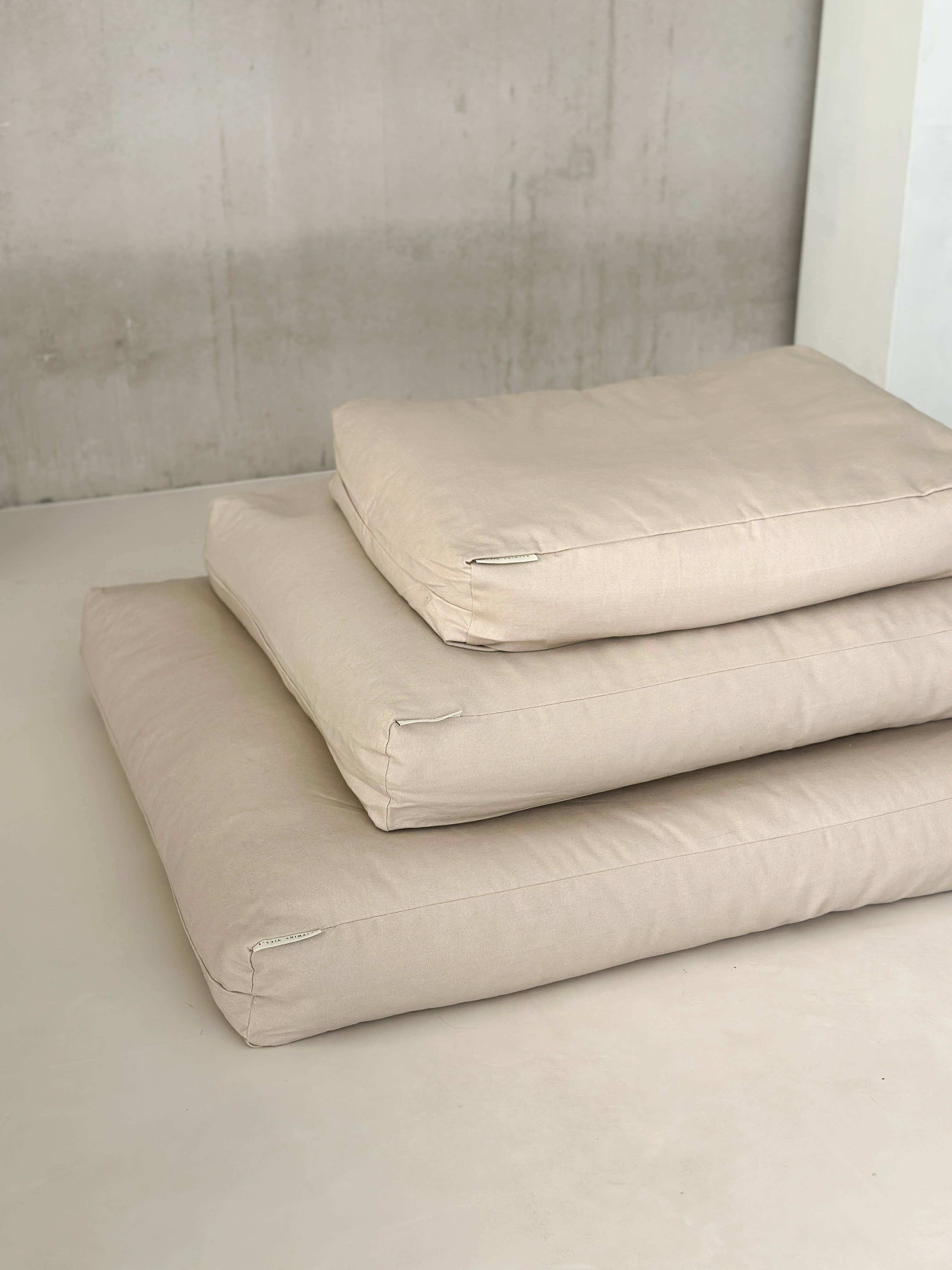 STUDIO ANIMAUX - Wholesale Pet Pillow - Dog - Dog pillow | cotton | EPS pearl filling | vanilla | size S5