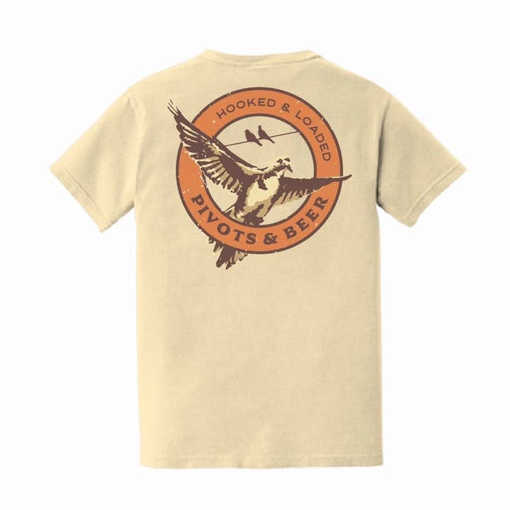 Pivots & Beers Pocket Tee - Ivoor voor wholesale door Hooked and Loaded Outdoors
