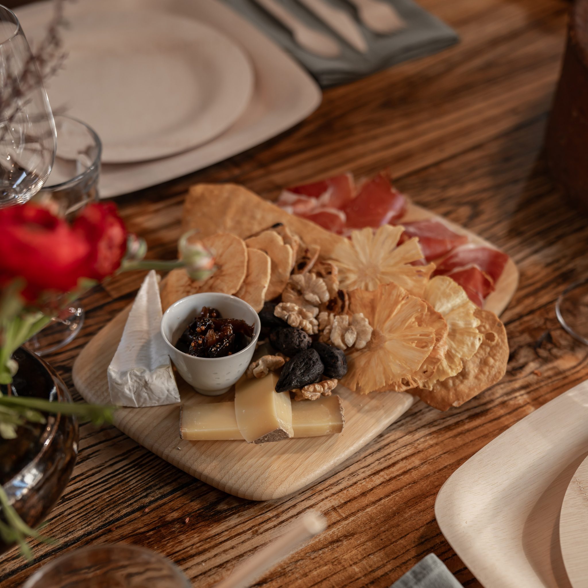 bambu® - Wholesale Cutting Board - Classic Bamboo Cutting and Serving Board5