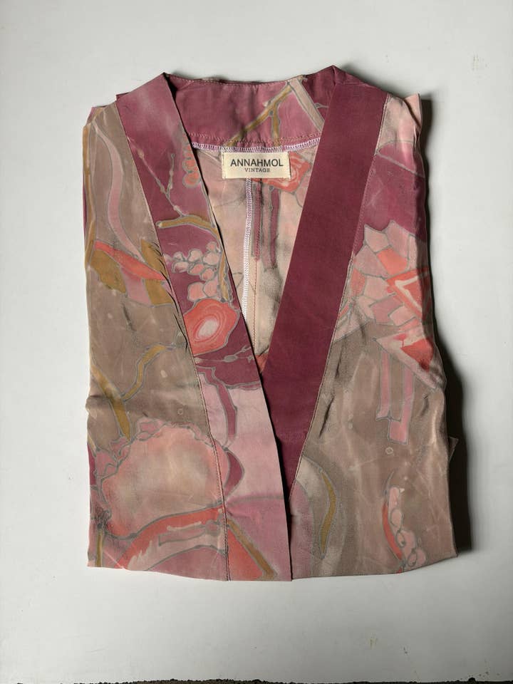 Annahmol - Wholesale Blouse - Women's - Vintage Silk Kimono Top: Free Size: BEST SELLERĀ : OOAK27