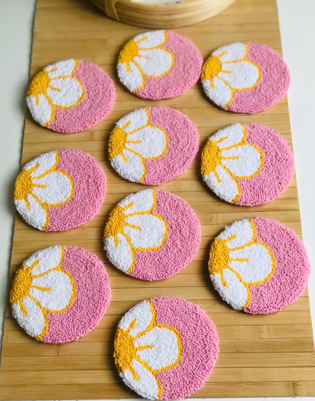 Atolia Designs – wholesale Coasters – Half Daisy Mug Rug Coasters1