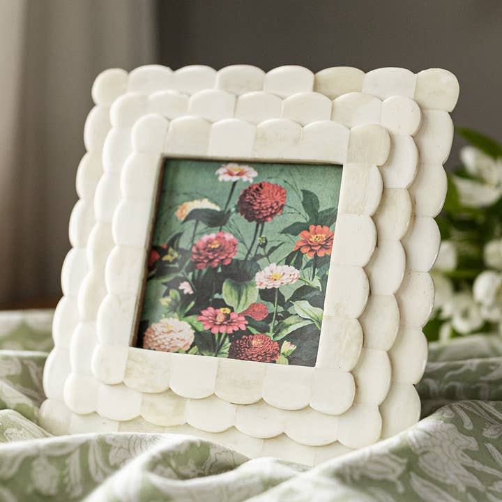 Emery 4x4 Photo Scallop Picture Frame White Bone for wholesale by Foreside Home & Garden