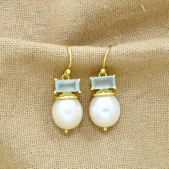 Coline Oorbellen Verguld - Parel & Aquamarijn Chalcedoon voor wholesale door Schmuckoo Berlin