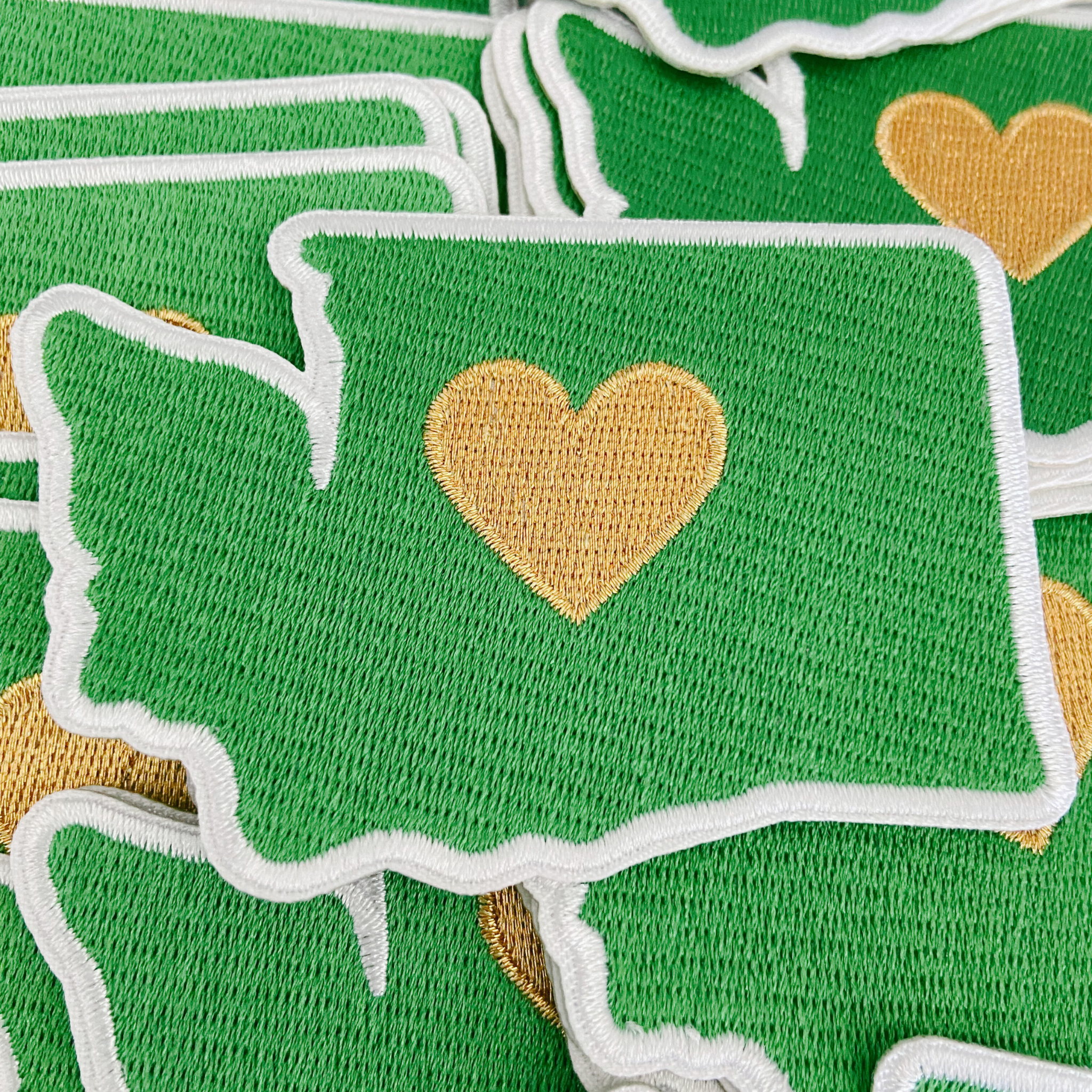 TEELUX - Wholesale Patch - 3" Washington state w Metallic Gold Heart -  Embroidered Hat Patch0