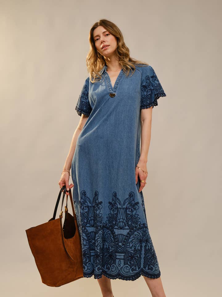 23873D Broderad Maxiklänning i Denim med Scallopkant för wholesale av Blue B