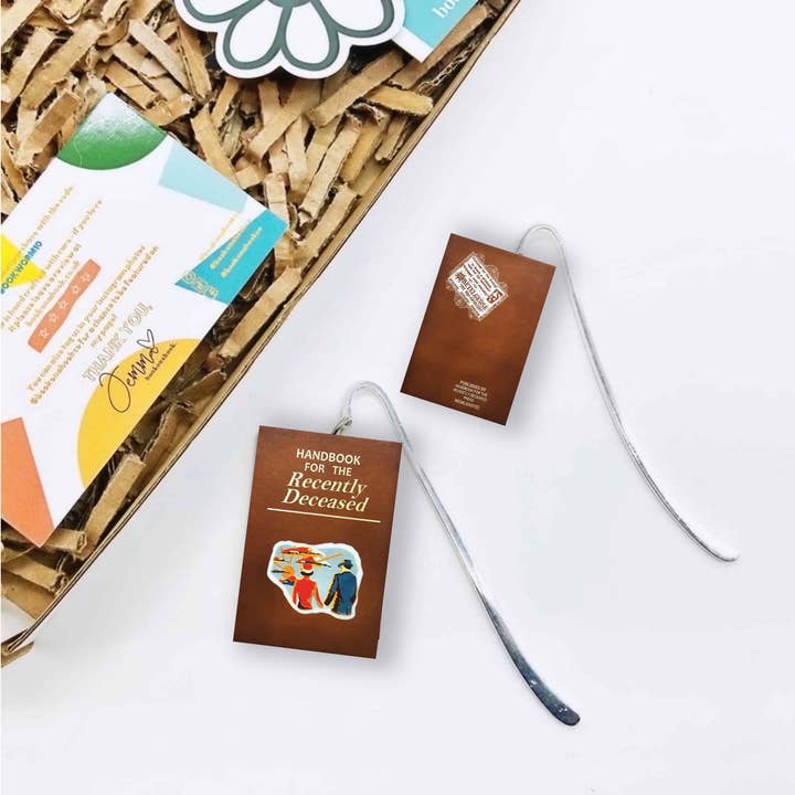 bookonahookco – wholesale Bokmärke – Handbok för den nyligen avlidne | Beetle Juice (Swedish)3