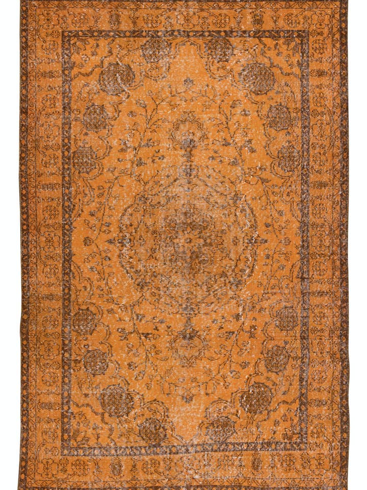 Tapis orange contemporain fait main de 6 x 9 pieds avec médaillon pour la vente par Rug Specialist LLC.