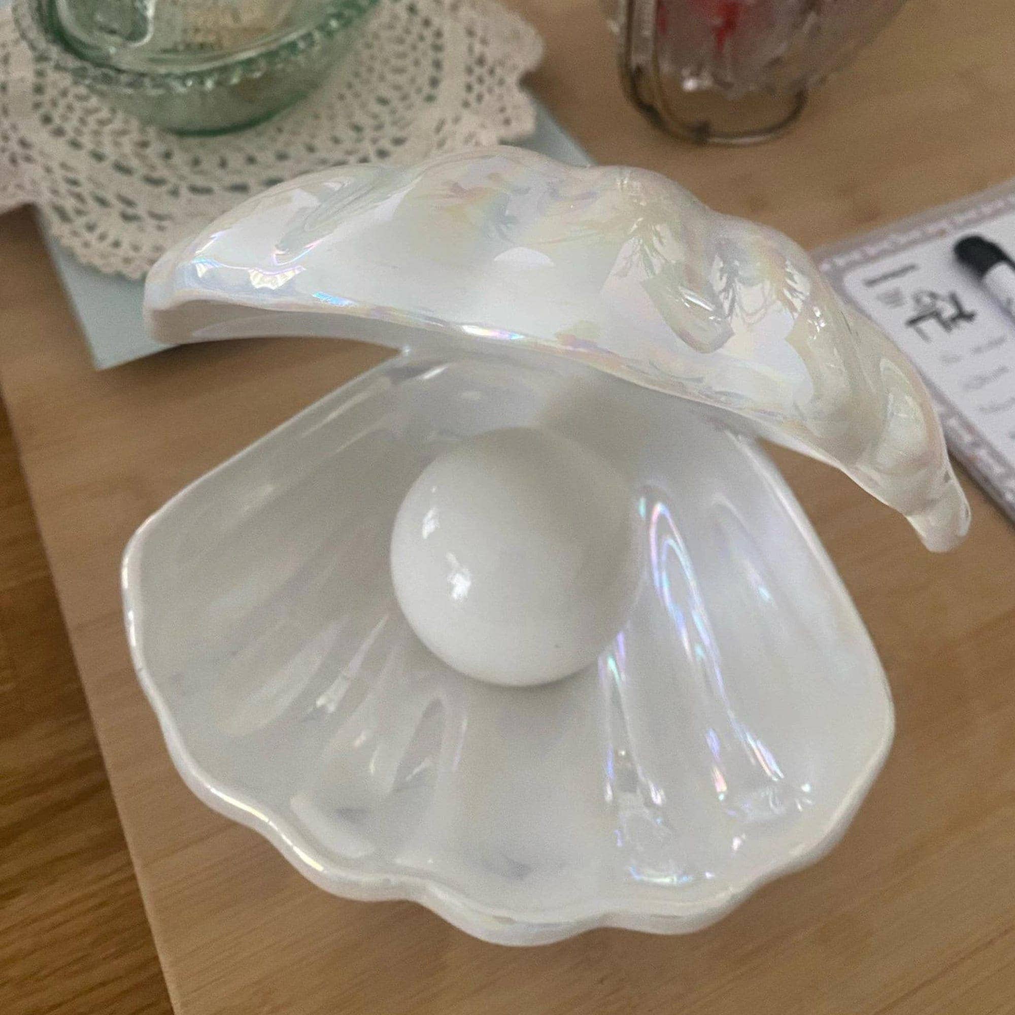 Green Pastures Wholesale - Wholesale Decorative Tabletop Object - Pearl Decor Shell Jewelry Tray and Table Lamp6