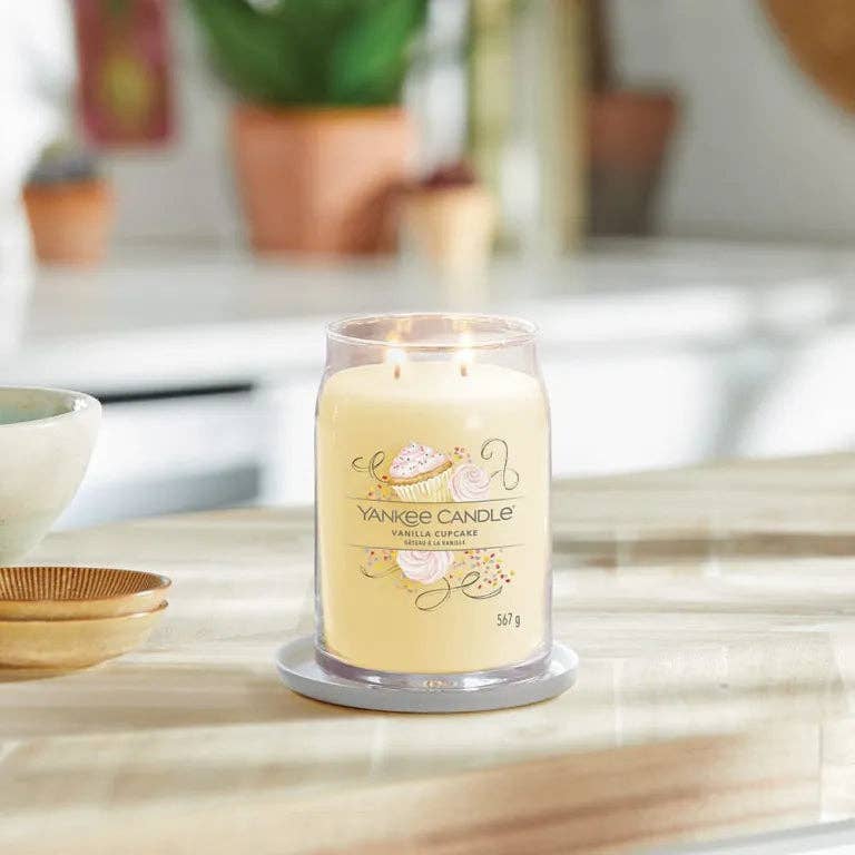 Seifen-Shop - Wholesale Jar/Filled Candle - Yankee Candle Vanilla Cupcake Signature - Large Jar3