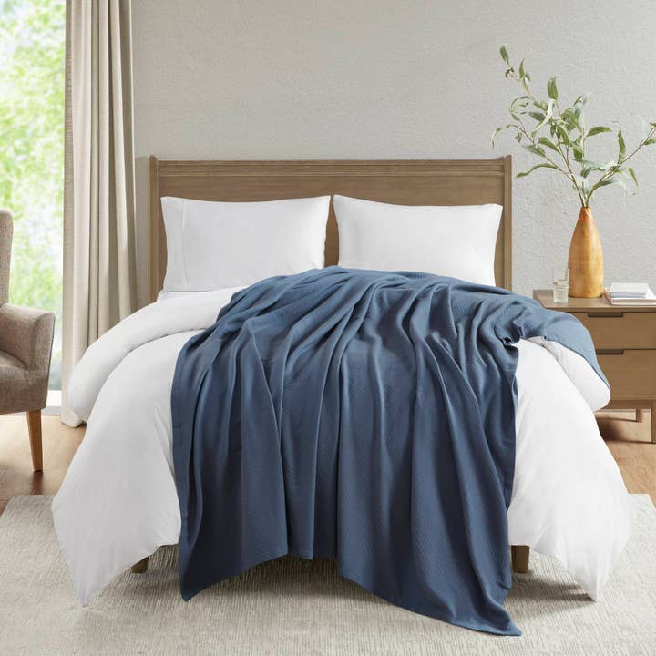 Liquid Cotton Bedding Blanket, Navy for wholesale by Olliix