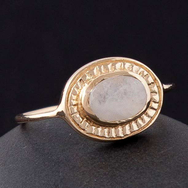 Forgyldt dekorativ månesten ring for engroshandel hos Baizaar