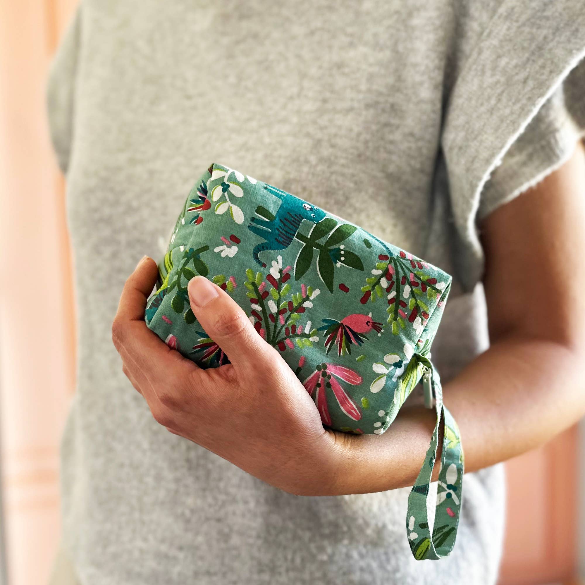 CHAMARREL - Wholesale Toiletry Bag - Women's - Toiletry bag0