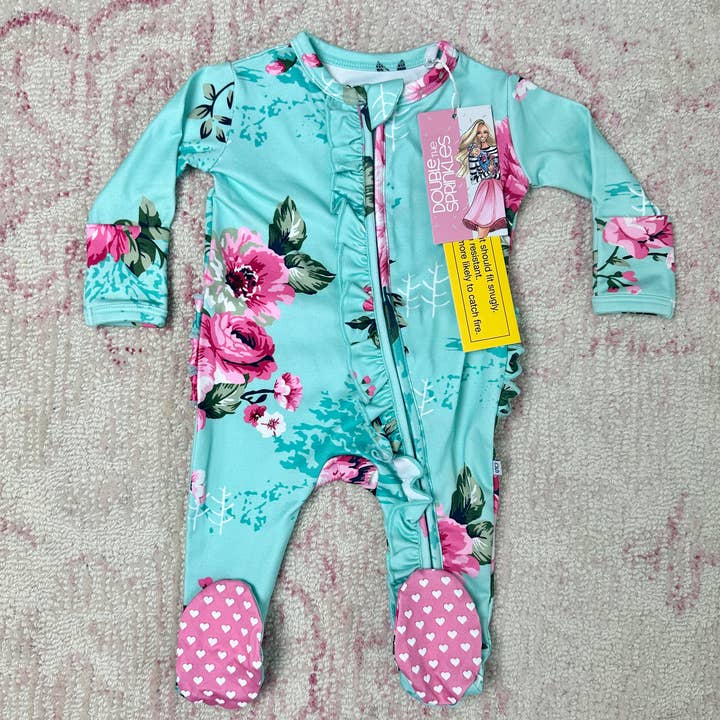 Pigiama con volant per bebè Valentina per la vendita all'ingrosso da parte di Double the Sprinkles