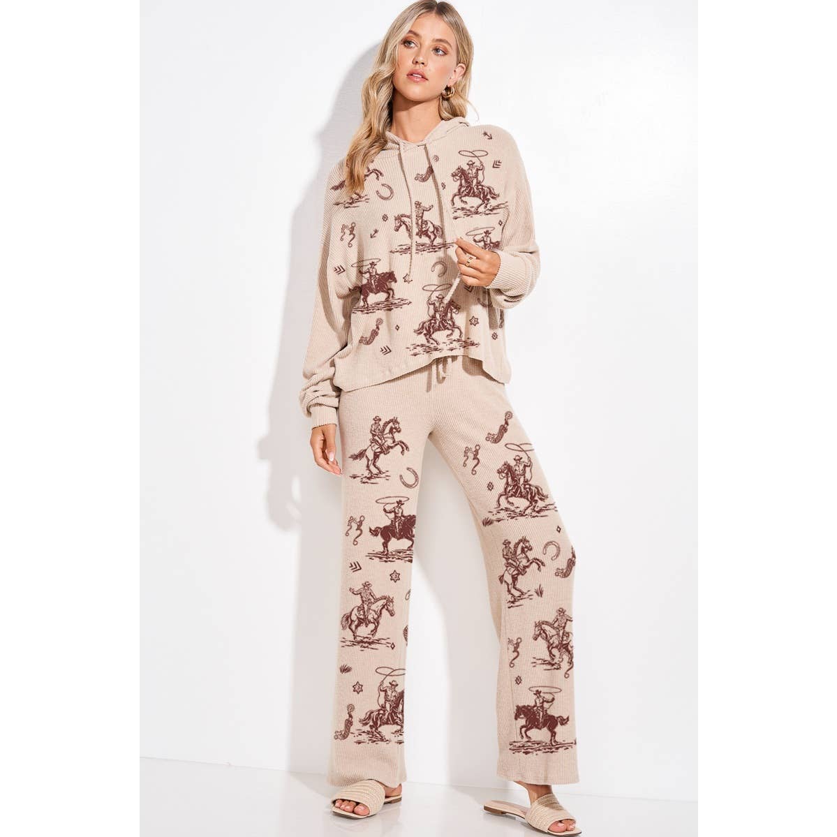 Phil Love - Venta al por mayor Conjunto de ropa cómoda - Mujer - Conjunto de ropa de salón con capucha y estampado de canalé Desert Cowgirl 18