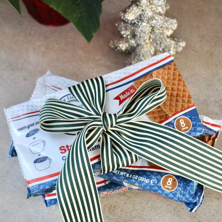 Finger Licking Dutch Stroopwafel Cookies - Wholesale Cookie - Dutch Caramel Stroopwafels Cookies, 8-Count Tray (QTY:12)10