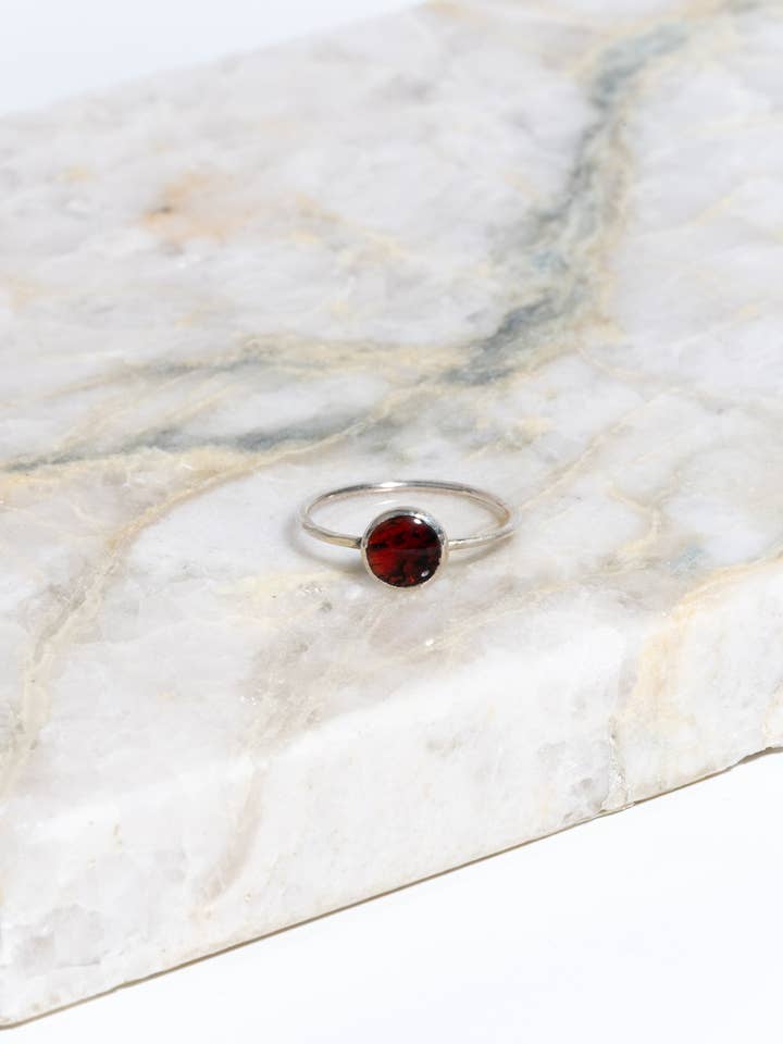 Anillo apilable de concha de abalón rojo para venta al por mayor de Think Unique