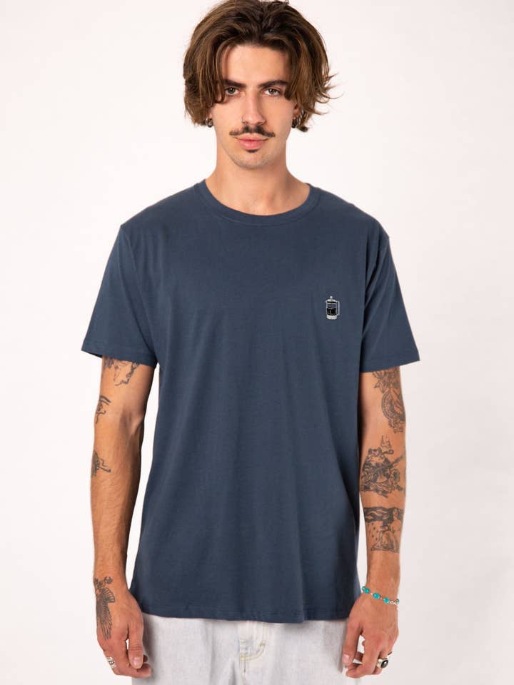 French Press | Embroidered organic organic cotton unisex t-shirt for wholesale by Fashion Drinks