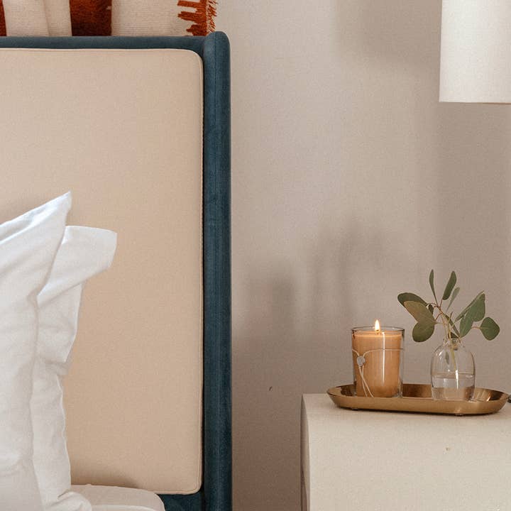 Votivo - Wholesale Jar/Filled Candle - Clean Crisp White 6.8 oz Aromatic Candle4