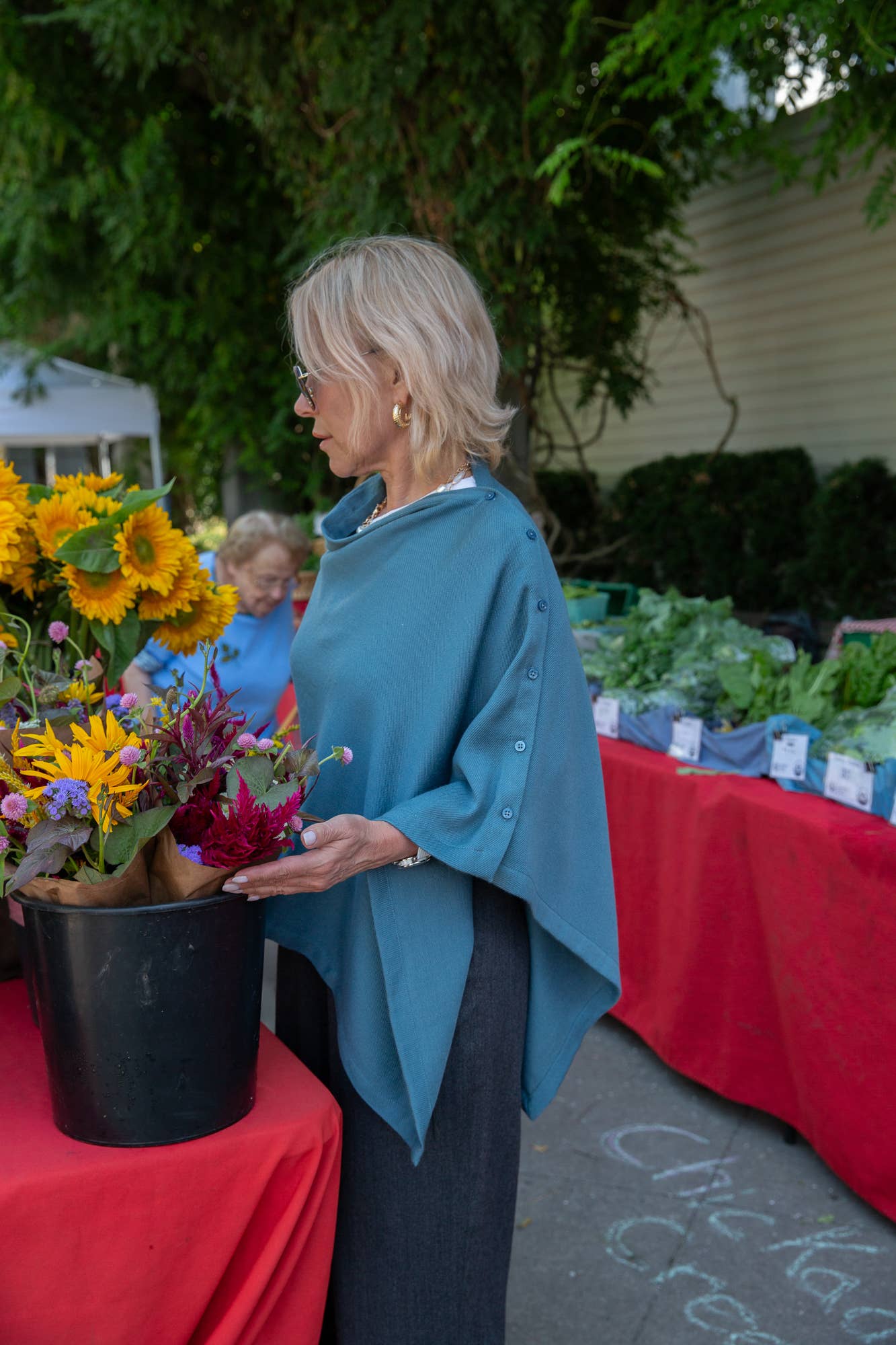 VIKOLINO - Wholesale Poncho - Women's - Merino Wool Poncho 23