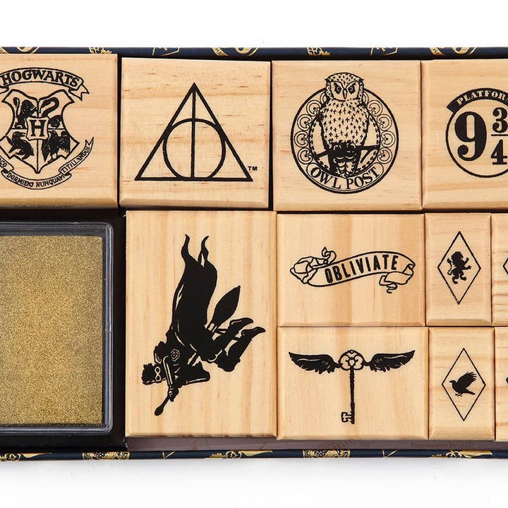 Insight Editions - #1 Pop Culture Publisher - Wholesale Rubber/Decorative Stamp - Harry Potter: Welcome to Hogwarts Rubber Stamp Set1