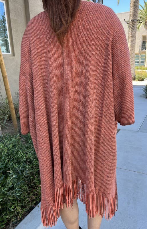 Justin & Taylor – wholesale Kofta - Dam – Harlow cardigan | Kimono-cardigan med fickor och fransad nederkant49