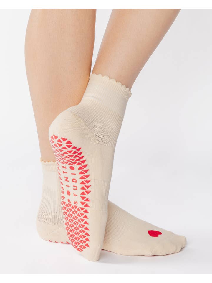Pointe Studio - Wholesale Socks - Women's - Women's Love Ankle Grip Sock