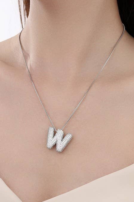 JOSSLYN by wall to wall - Vente Colliers à pendentif - Collier Initiale Bulle en Strass Pave | 80N75114