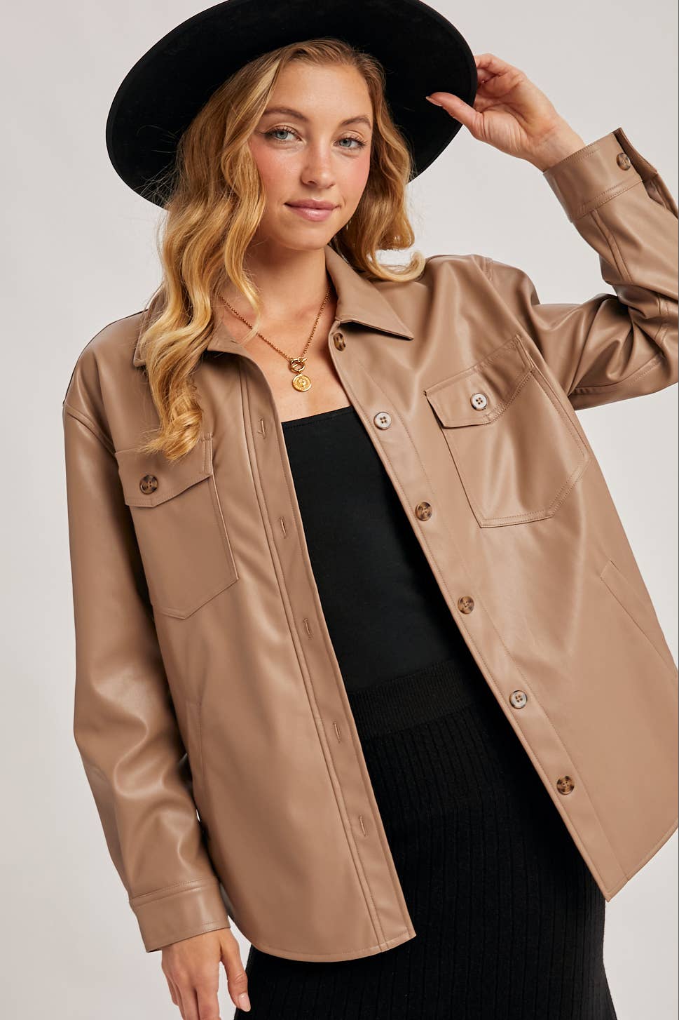 Bluivy - Vendita all'ingrosso Giacca a camicia - Donna - SHACKET IN PELLE VEGANA12