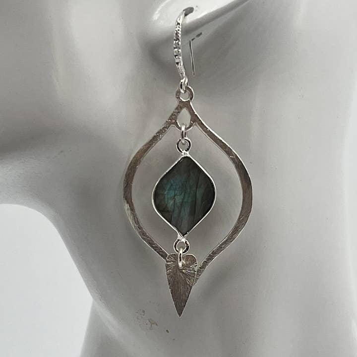 Boucle d'oreille en pierre précieuse / Marquise en argent, Marquise en labradorite pour la vente par Ritzy Roxx