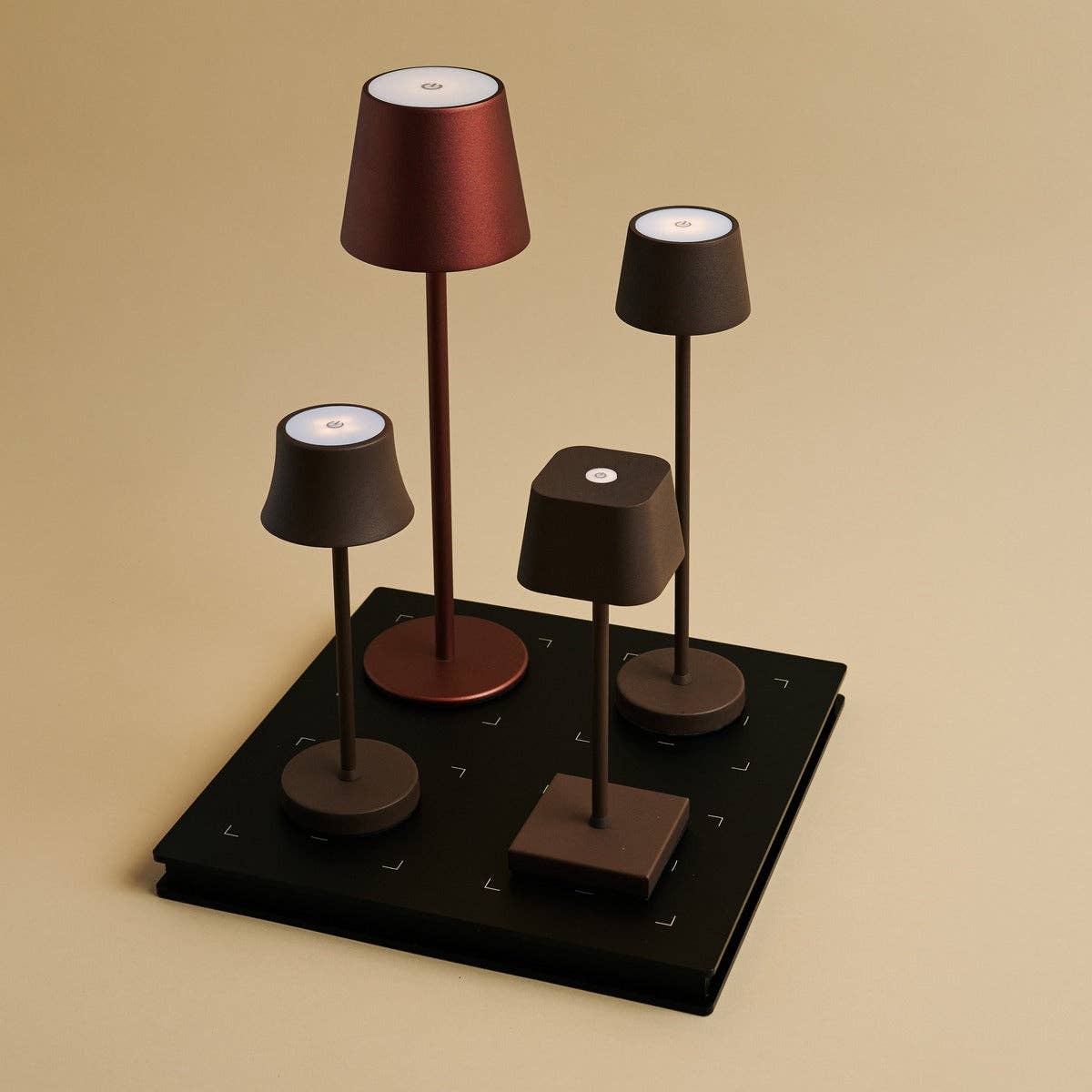 Tavellio - Wholesale Charging Cable - Amstel Station Professional Wireless Charging Station with 4 Charging Ports | Easy & Functional with Qi-Technology6